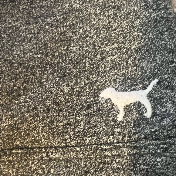 Victoria Secret YOGA Grey Leggings w/ pink dog logo size large! Scrunched back - Picture 4 of 4
